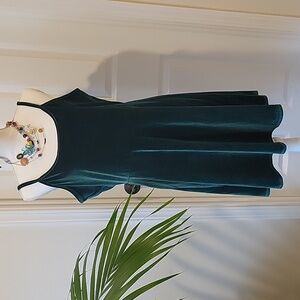 Modcloth Leadingstar velvet green sleeveless dress